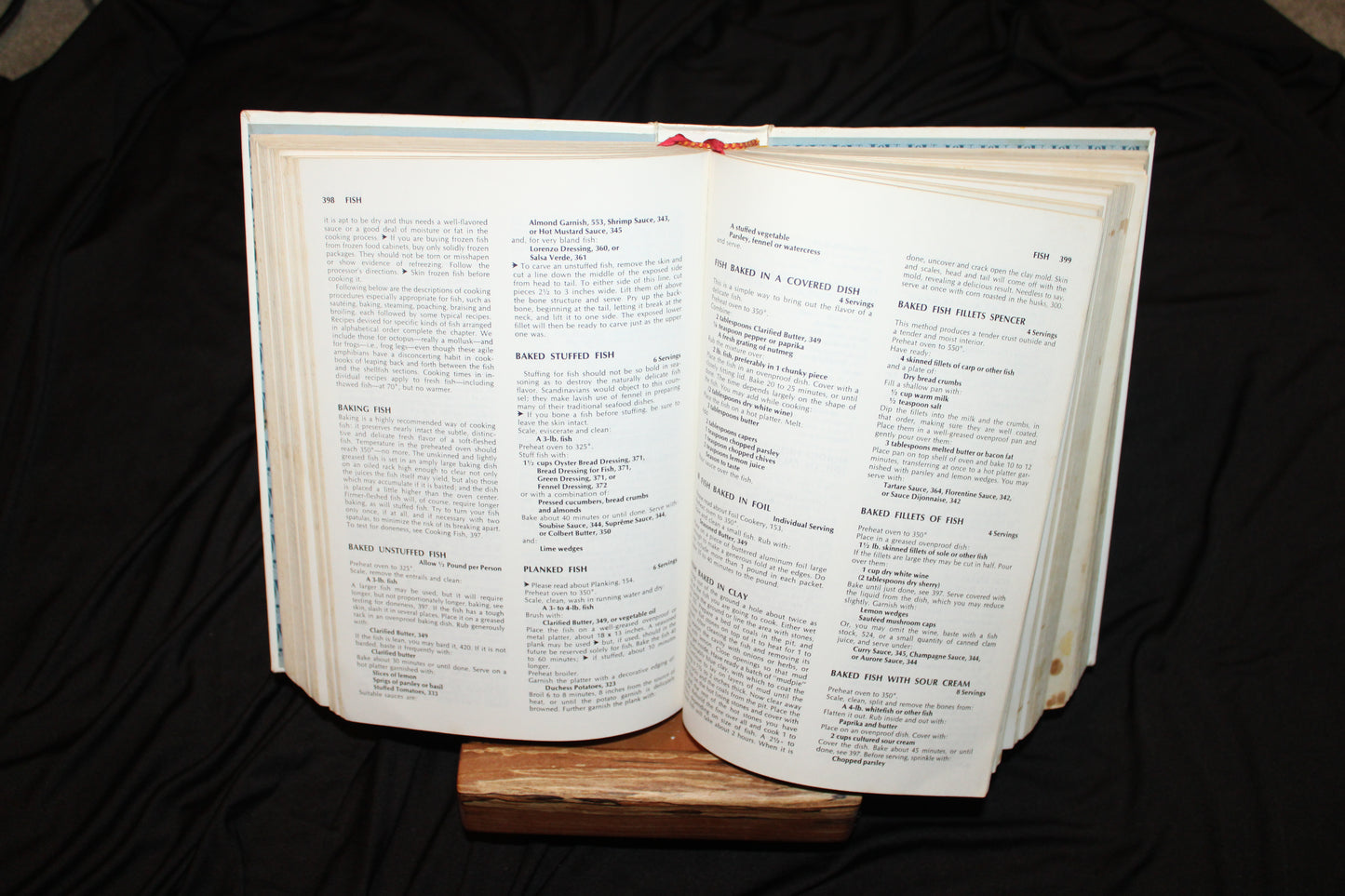 Cookbook/iPad Stand